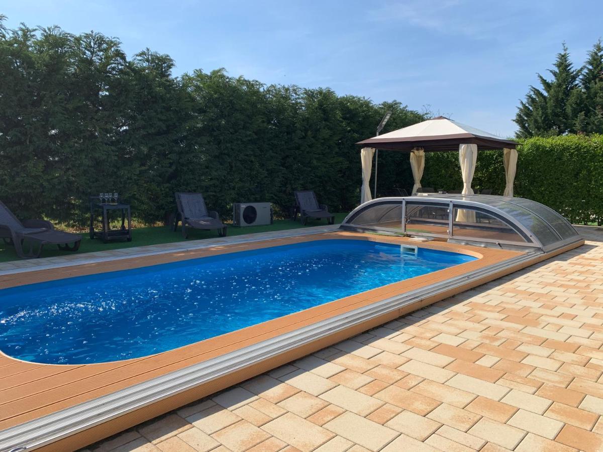 Fullhouse Apartmanhaz Zamárdi Екстериор снимка