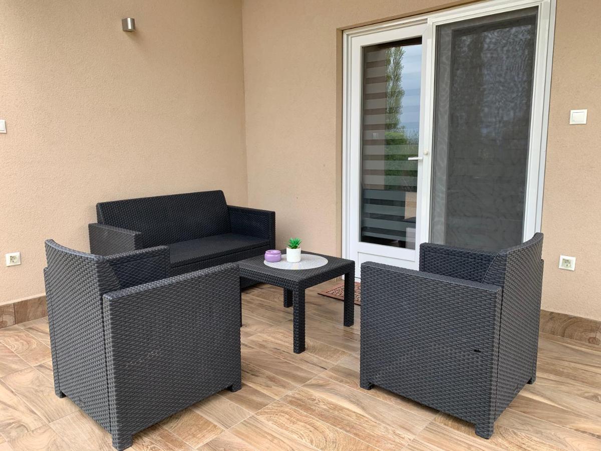 Fullhouse Apartmanhaz Zamárdi Екстериор снимка