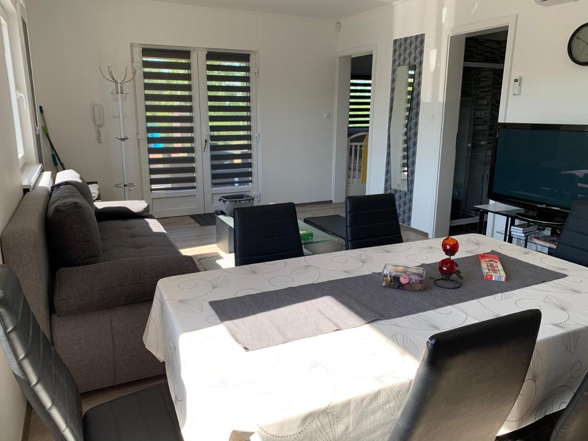 Fullhouse Apartmanhaz Zamárdi Екстериор снимка